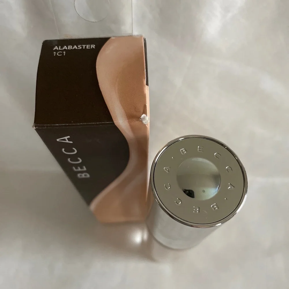 BECCA Alabaster 1C1 Ultimate Coverage 24hr Foundation $44 1oz